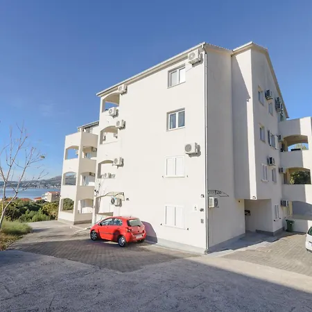 With Sea View Terrace, Ciovo Daire *
