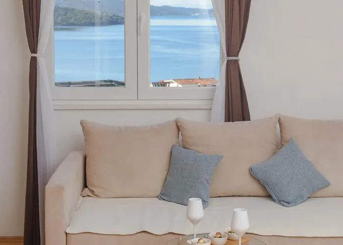 Lägenhet With Sea View Terrace, Ciovo *