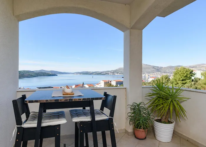 With Sea View Terrace, Ciovo Lägenhet *